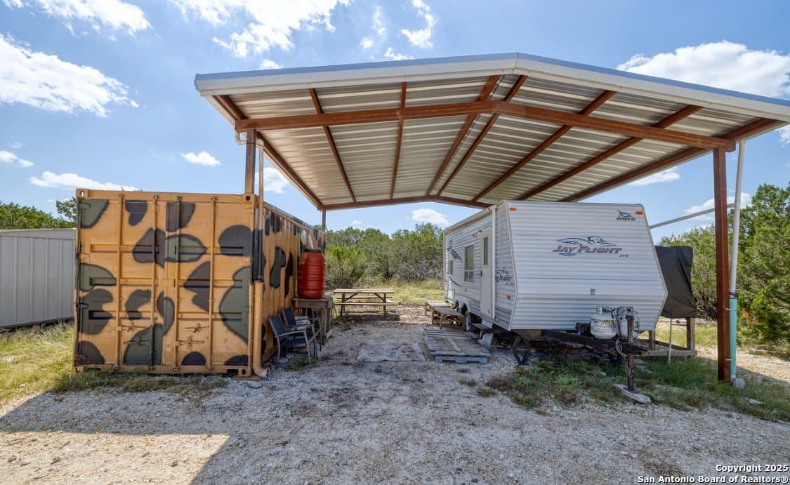 20.99 acres in Edwards County - photo 4