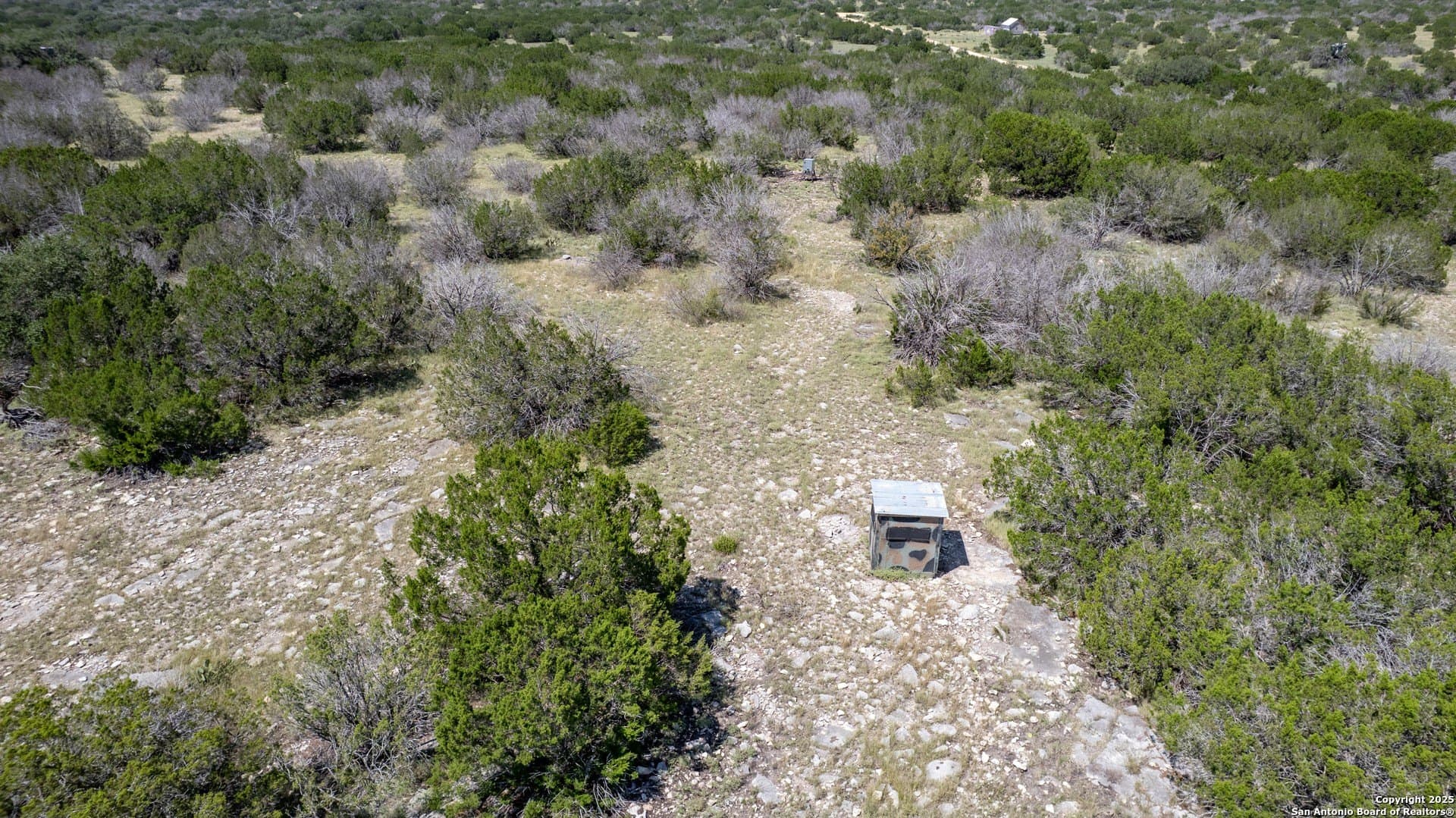 20.99 acres in Edwards County - photo 12
