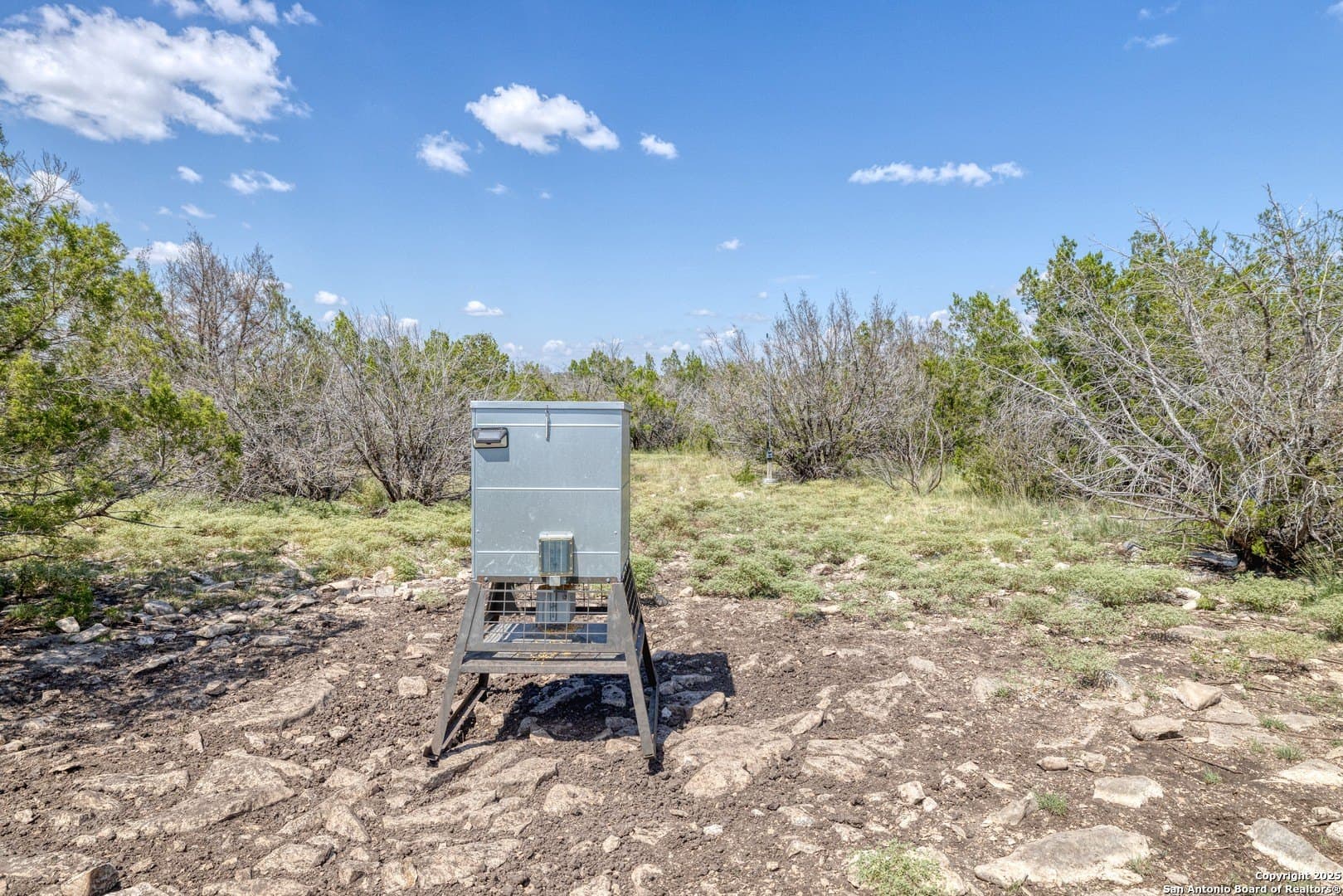 20.99 acres in Edwards County - photo 9
