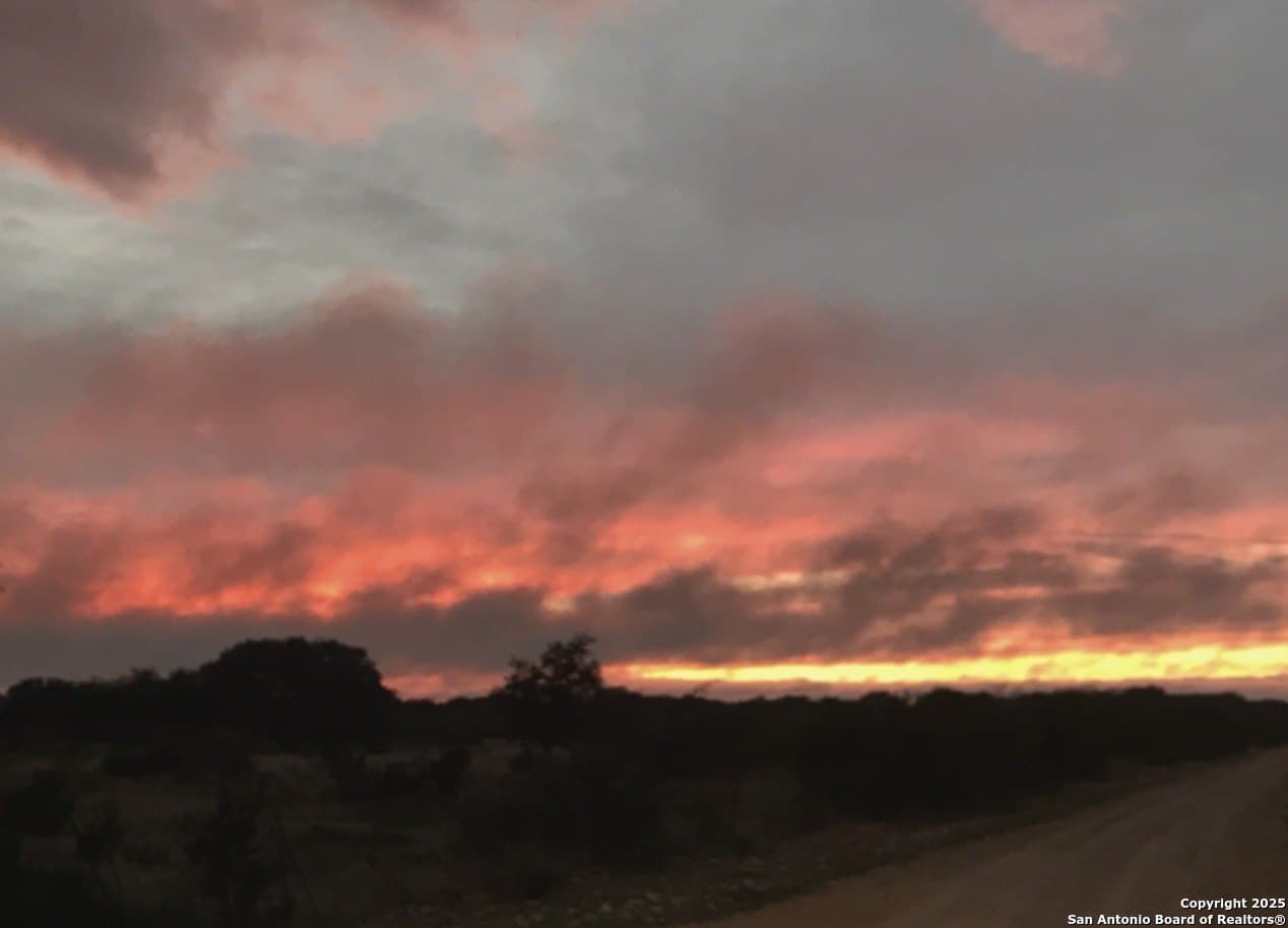 20.99 acres in Edwards County - photo 29