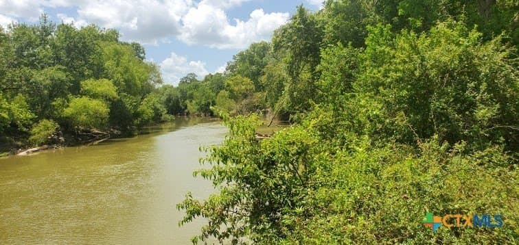 343.24 acres in Victoria County - photo 11
