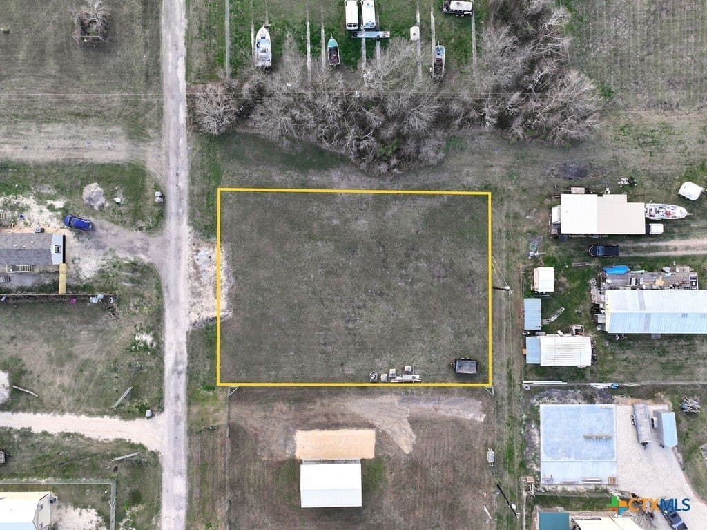0.33 acres in Calhoun County - photo 3