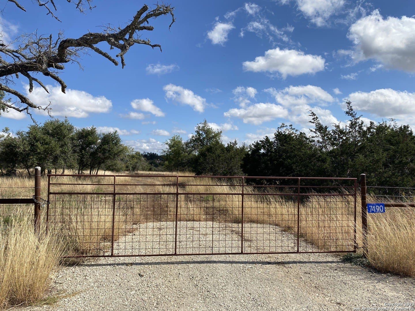 31.63 acres in Gillespie County - photo 10