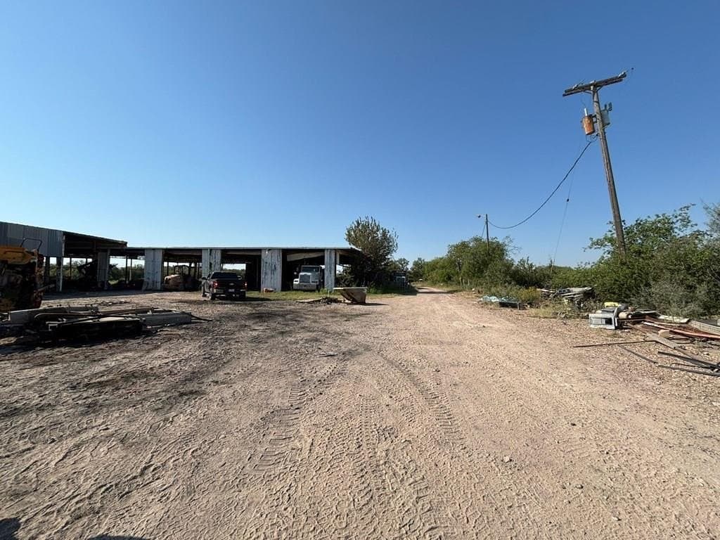 17 acres in Maverick County - photo 2