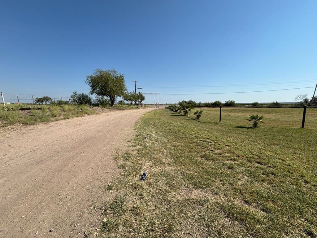 17 acres in Maverick County - photo 13