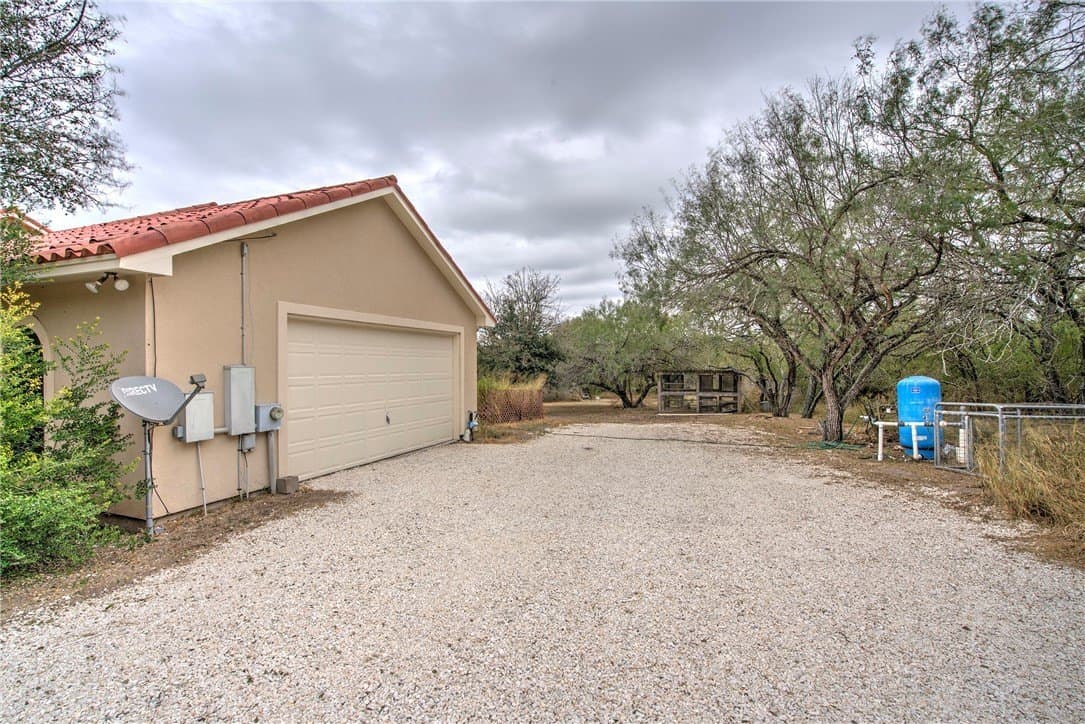 11.59 acres in Nueces County - photo 3