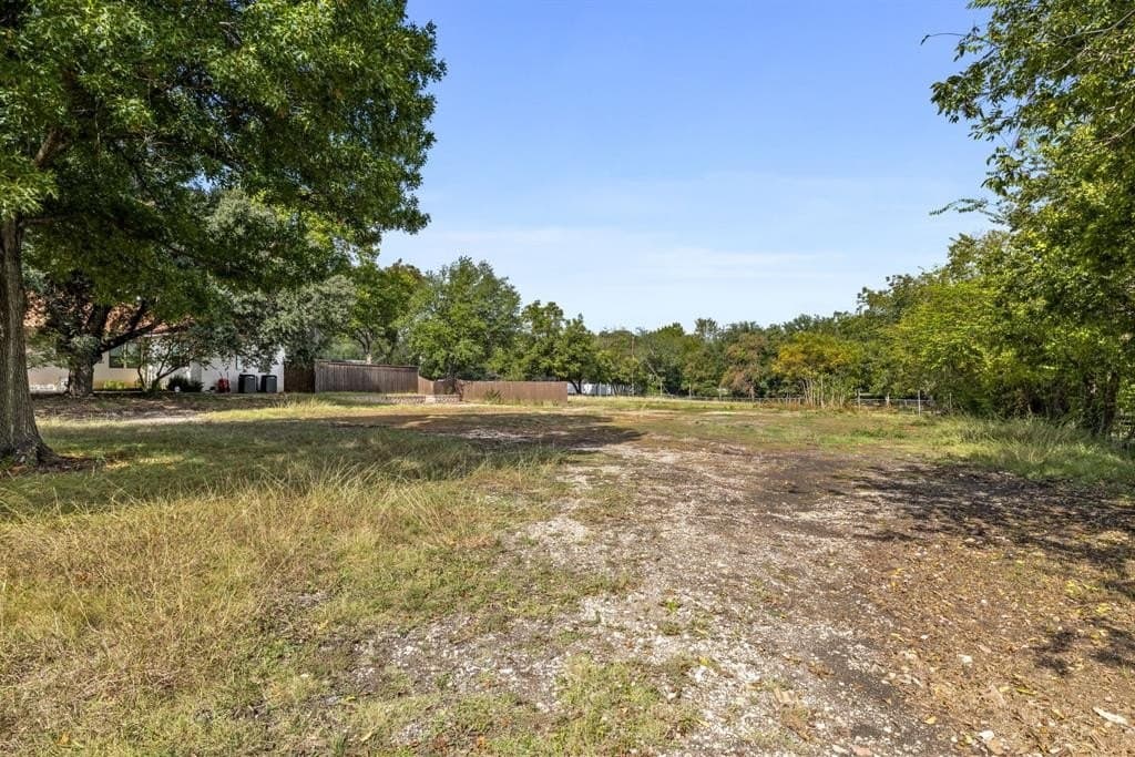 0.93 acres in Dallas County - photo 5