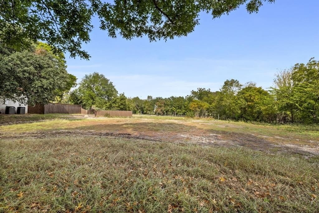 0.93 acres in Dallas County - photo 6