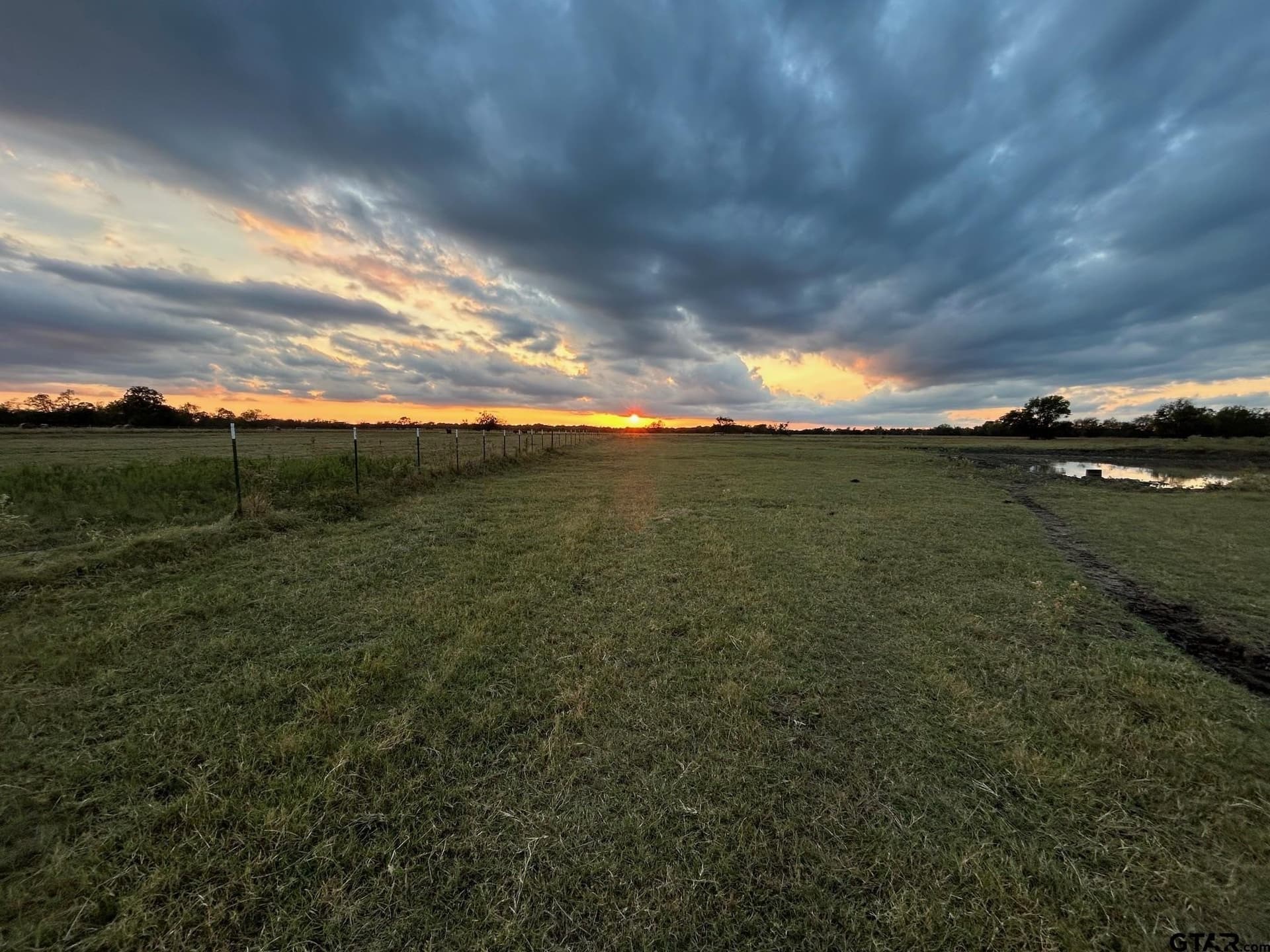112.08 acres in Hopkins County - photo 2