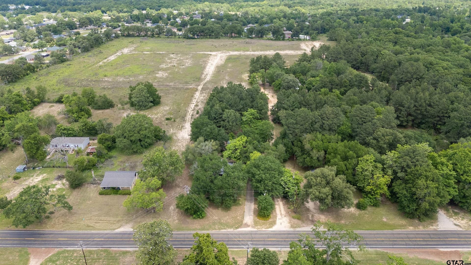 42.42 acres in Smith County - photo 3