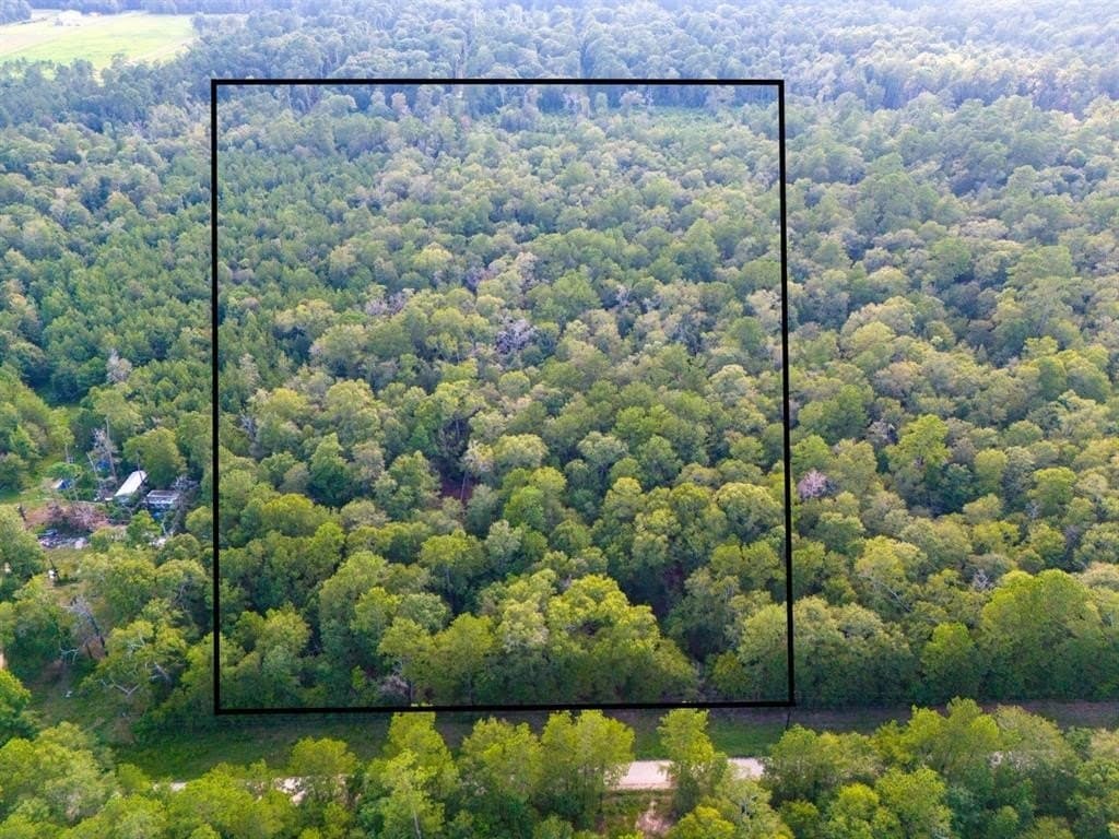 10 acres in Hardin County - photo 2