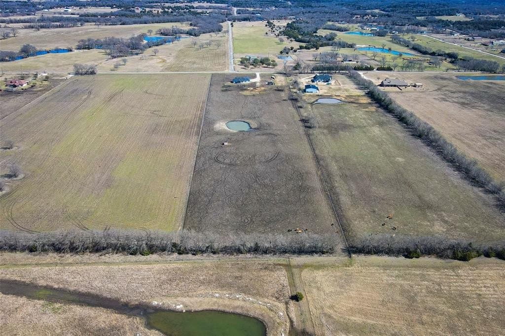 10.66 acres in Grayson County - photo 8