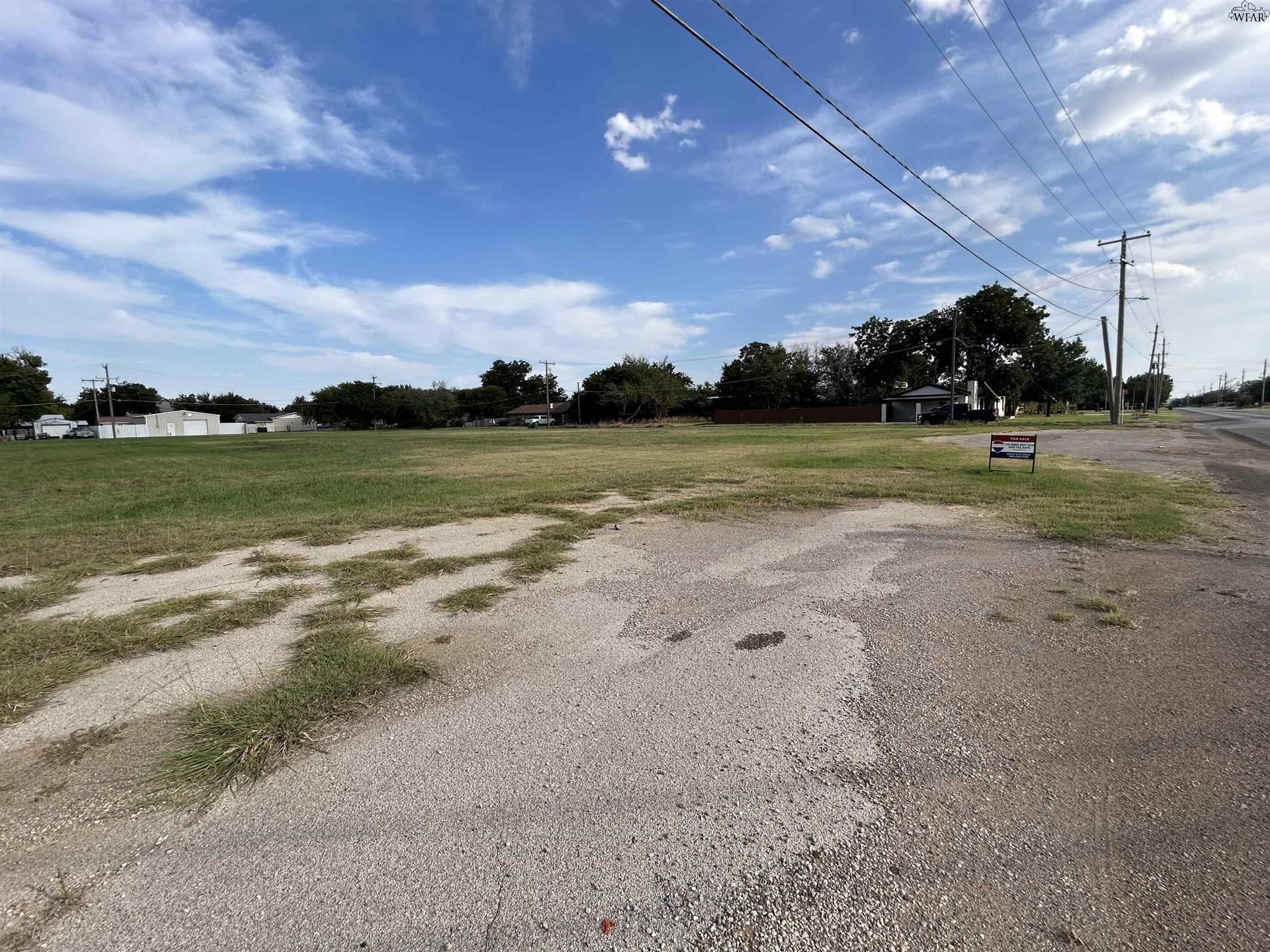 1.47 acres in Wichita County - photo 2