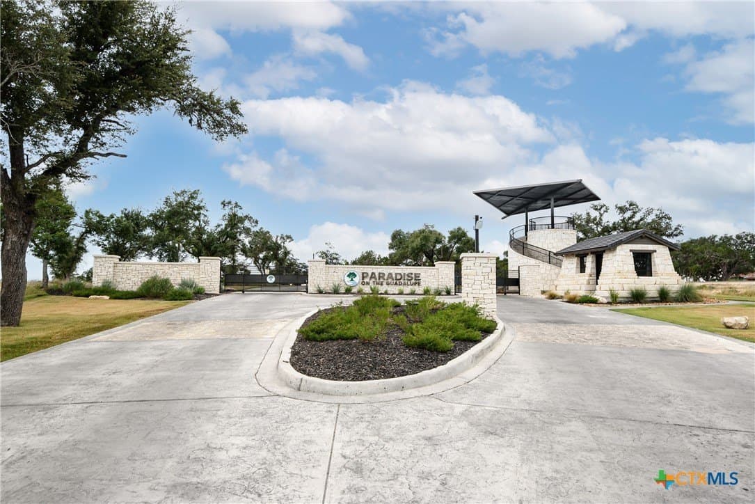 1.53 acres in Comal County - photo 26
