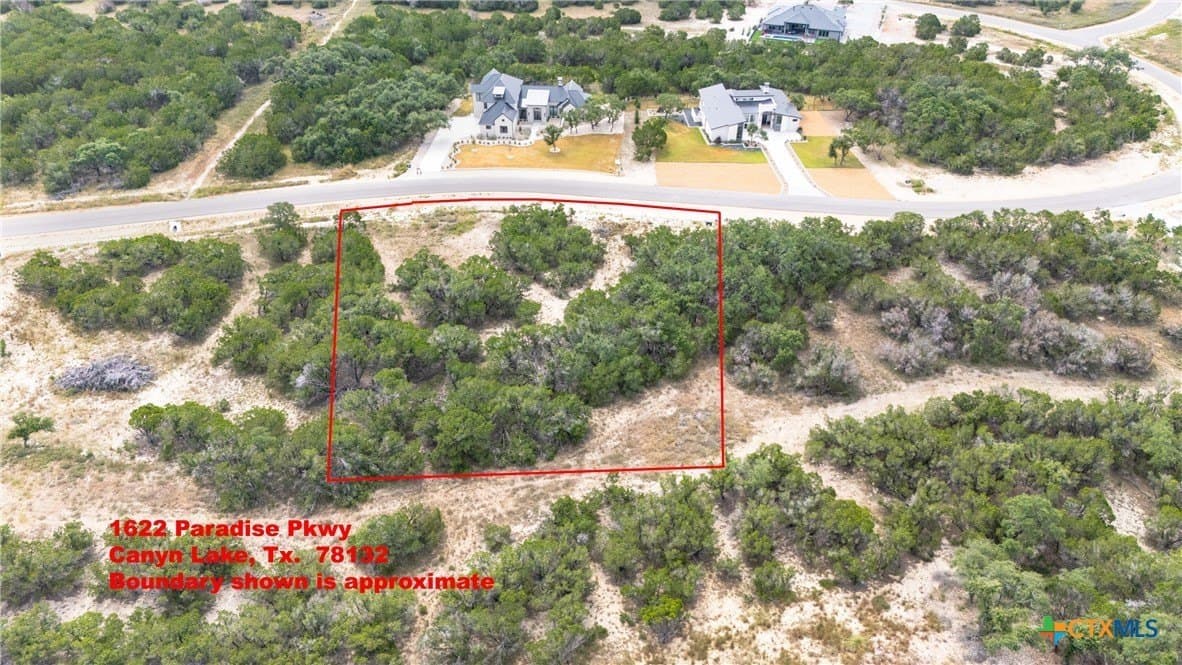 1.53 acres in Comal County - photo 3