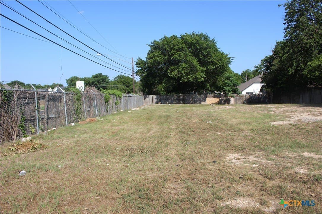 0.28 acres in Travis County - photo 5