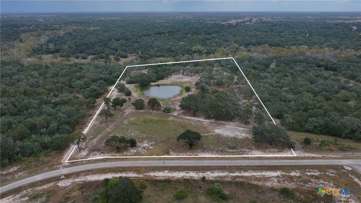 12.81 acres in Victoria County - photo 2