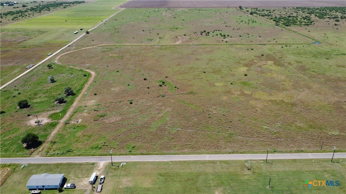 10.33 acres in Victoria County - photo 3