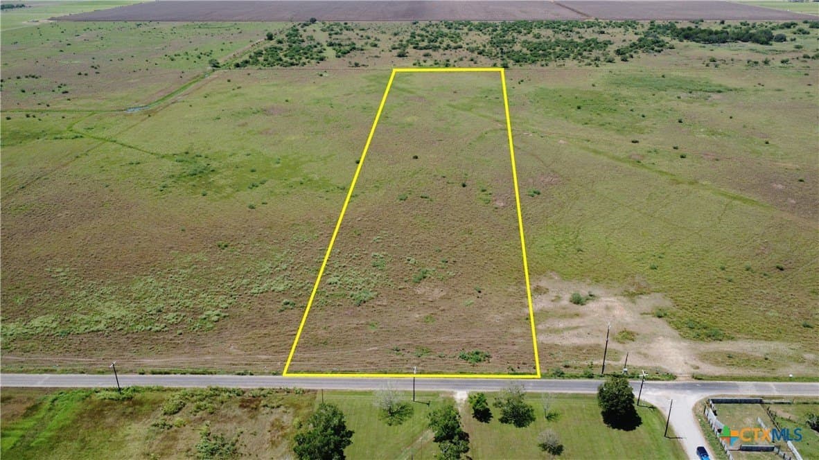 10.33 acres in Victoria County - photo 2