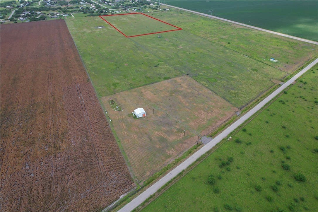 10 acres in Nueces County - photo 4