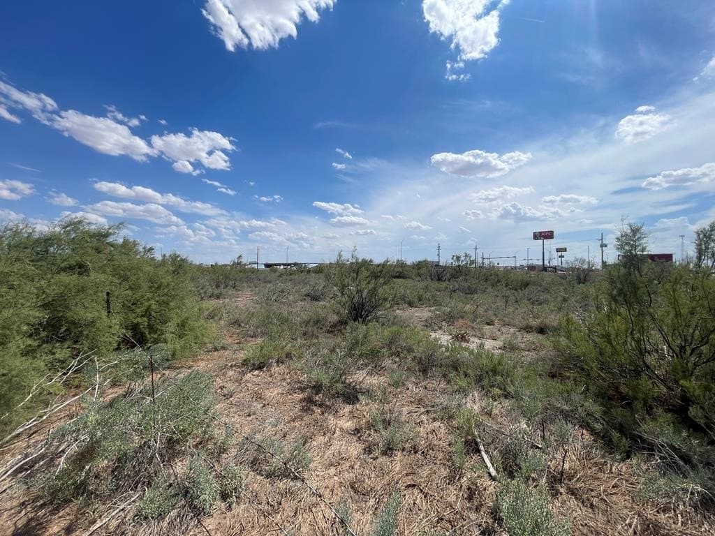 3.07 acres in Reeves County - photo 4