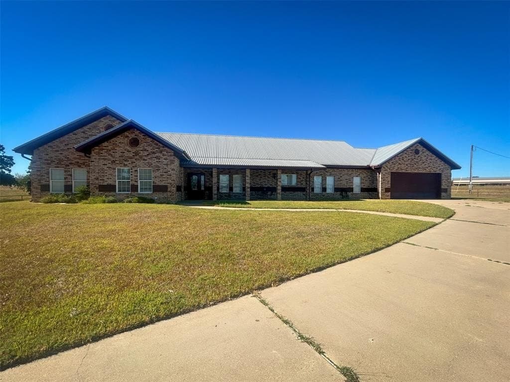 2776 S Highway 77 Highway