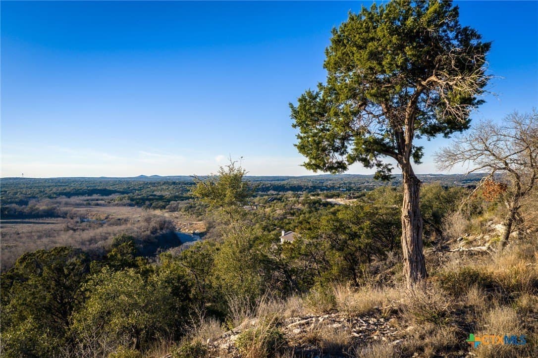 1.42 acres in Comal County - photo 5