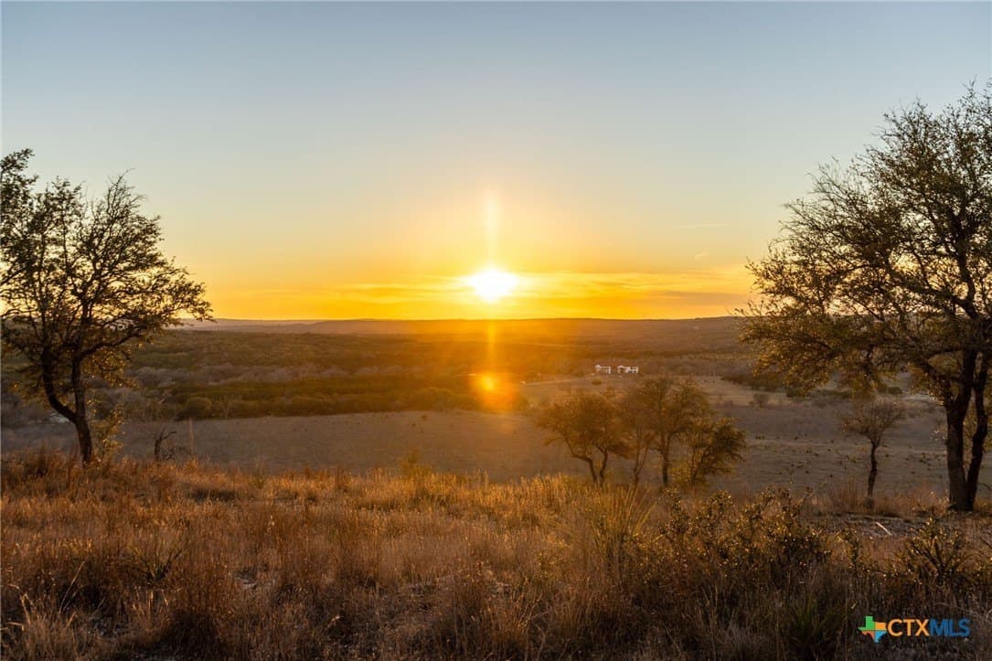 1.42 acres in Comal County - photo 2