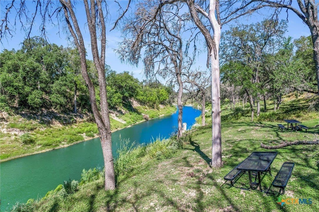 1.72 acres in Comal County - photo 6
