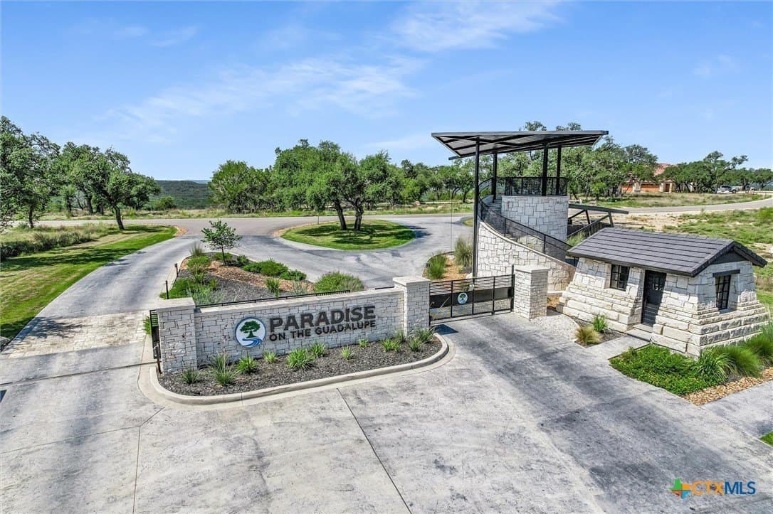 1.72 acres in Comal County - photo 11