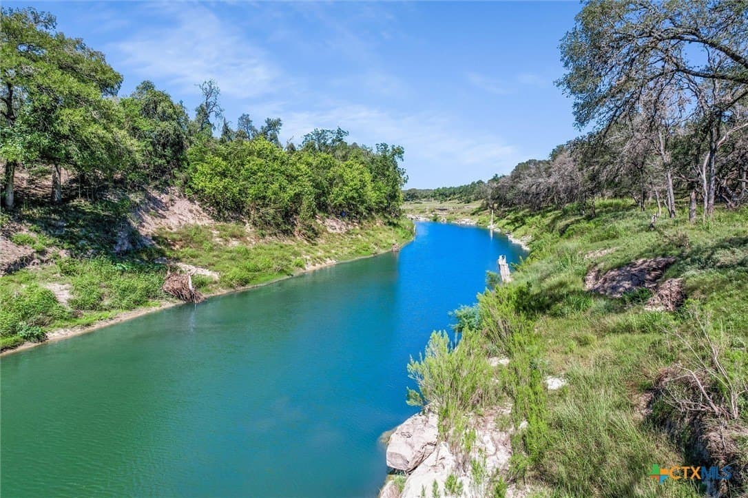 1.72 acres in Comal County - photo 2