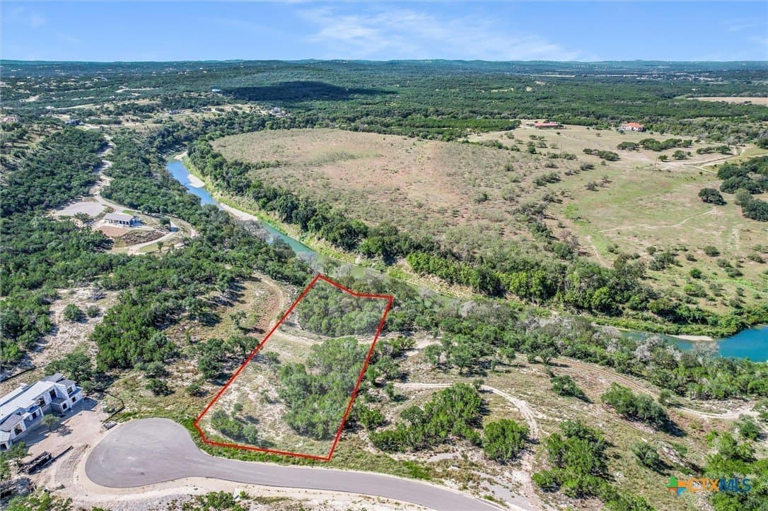 1.72 acres in Comal County - photo 3