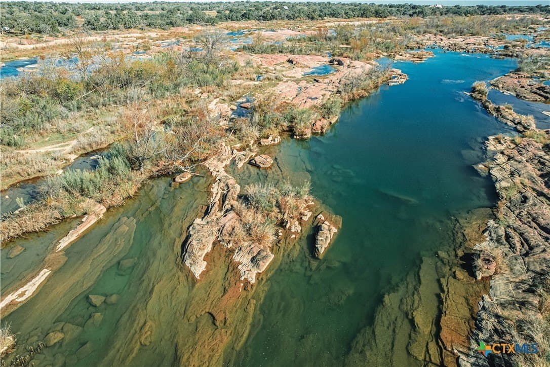 4 acres in Llano County - photo 2