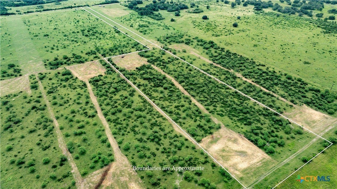 10.01 acres in DeWitt County - photo 2