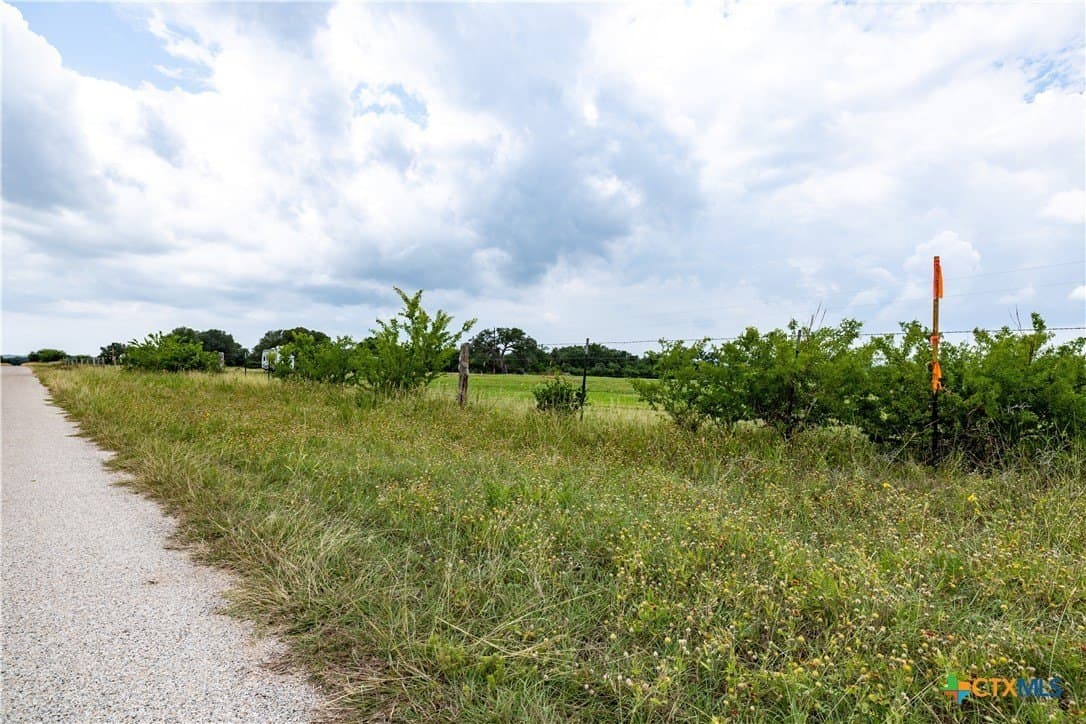 10.01 acres in DeWitt County - photo 14