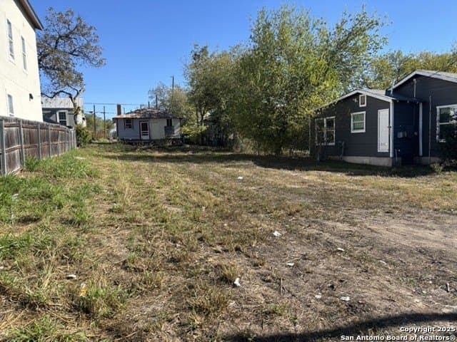 0.1 acres in Bexar County - photo 3