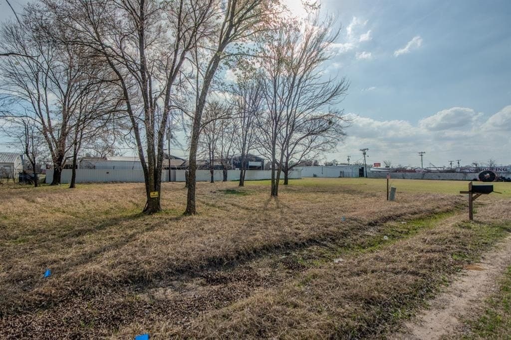 0.13 acres in Henderson County - photo 3