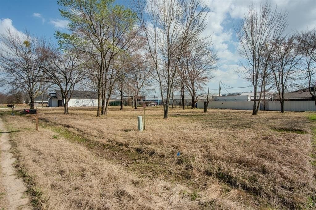 0.13 acres in Henderson County - photo 5