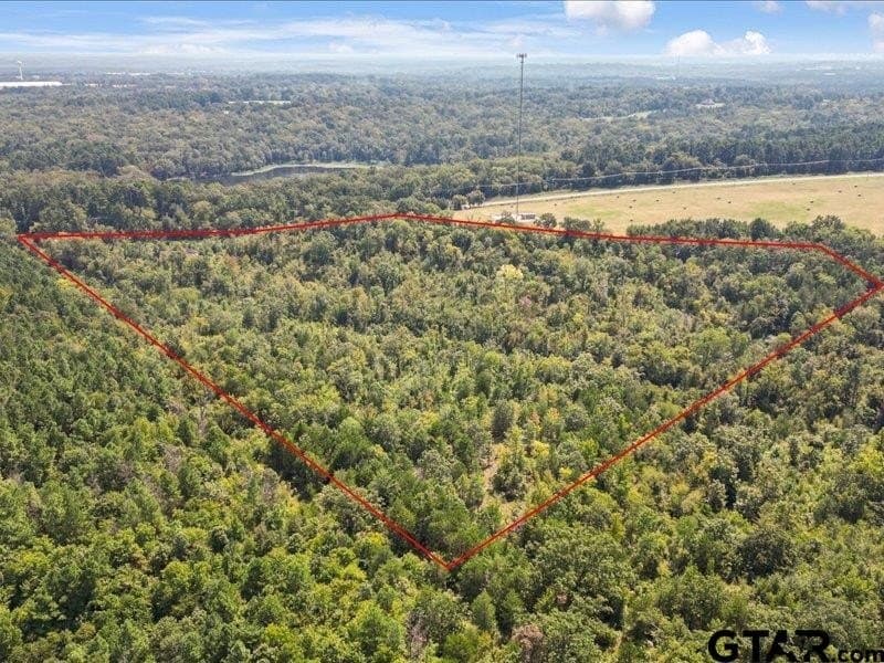 32 acres in Smith County - photo 4