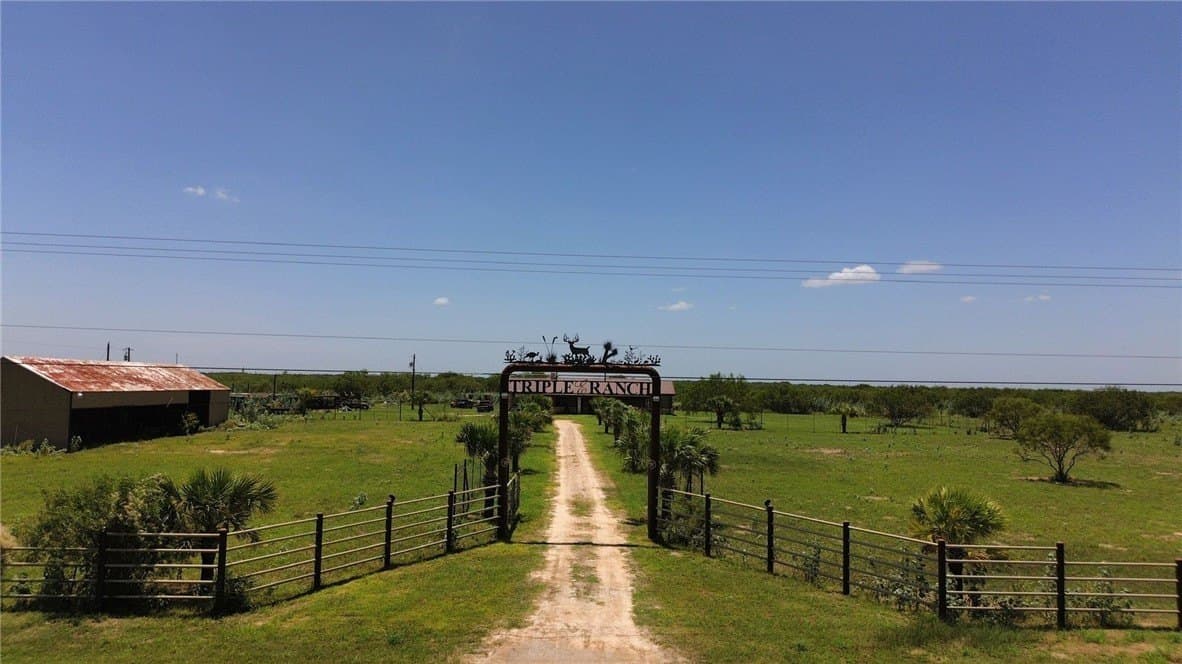 272.38 acres in Brooks County - photo 16