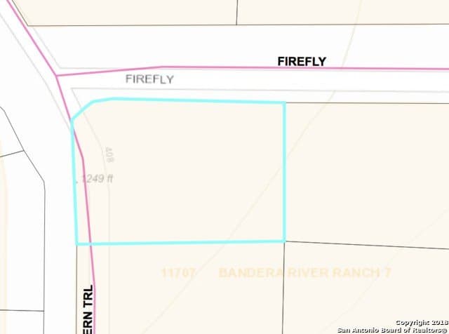 0.5 acres in Bandera County - photo 4