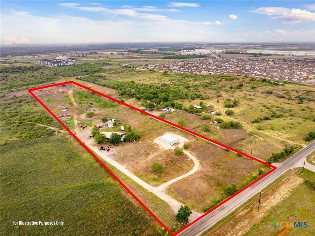 10 acres in Hays County - photo 3