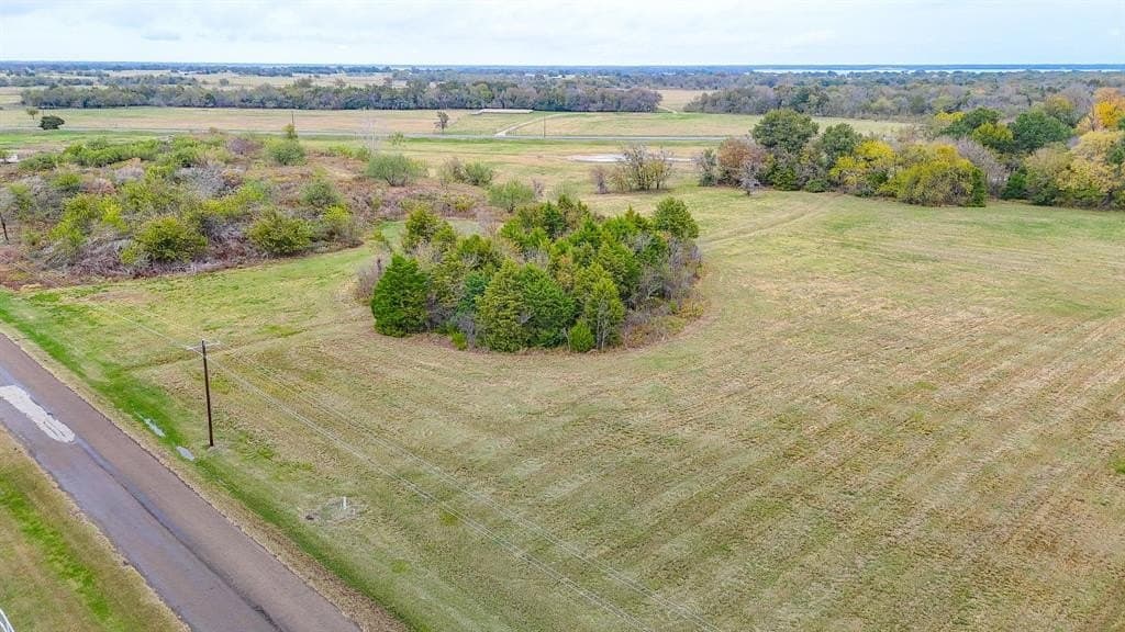 2.03 acres in Navarro County - photo 4