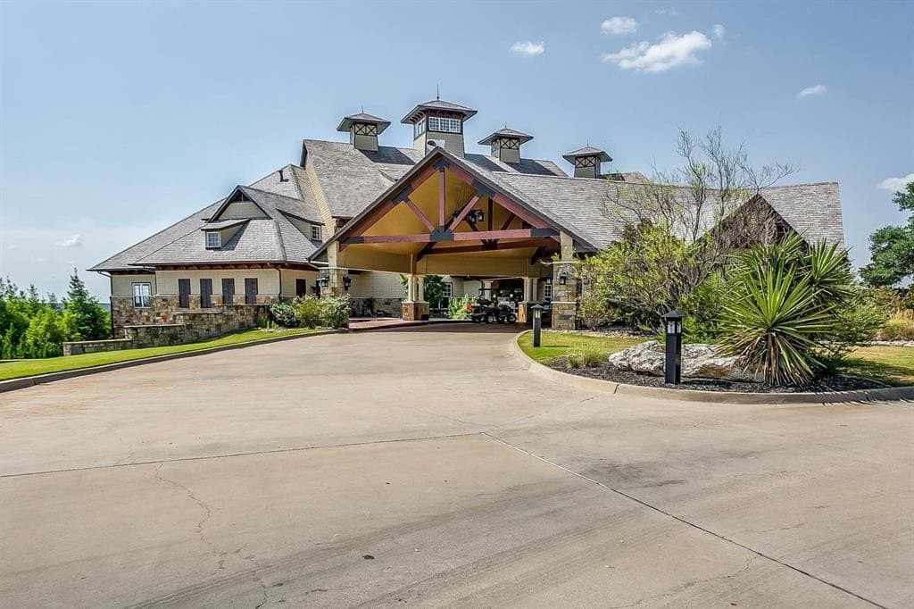 7312 Gleneagles Drive