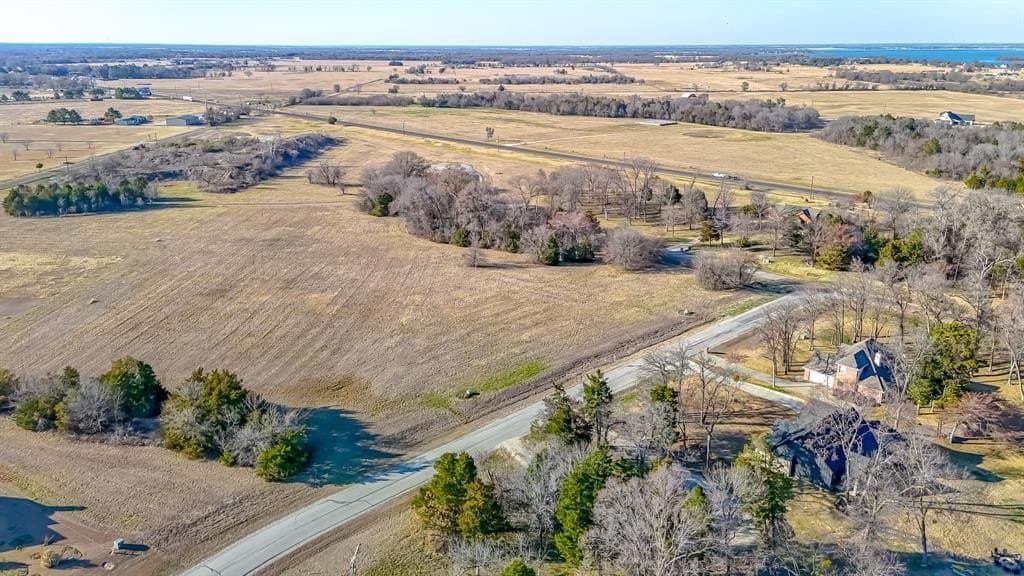1.51 acres in Navarro County - photo 25