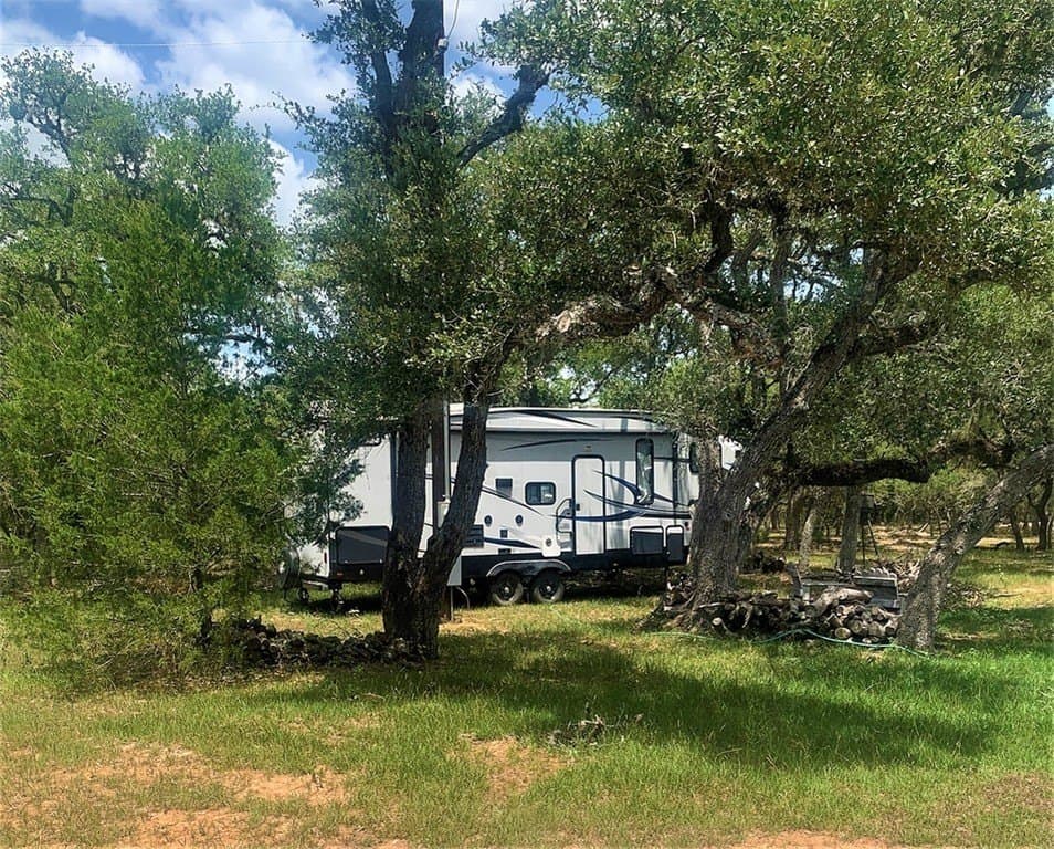 11 acres in Lavaca County - photo 4