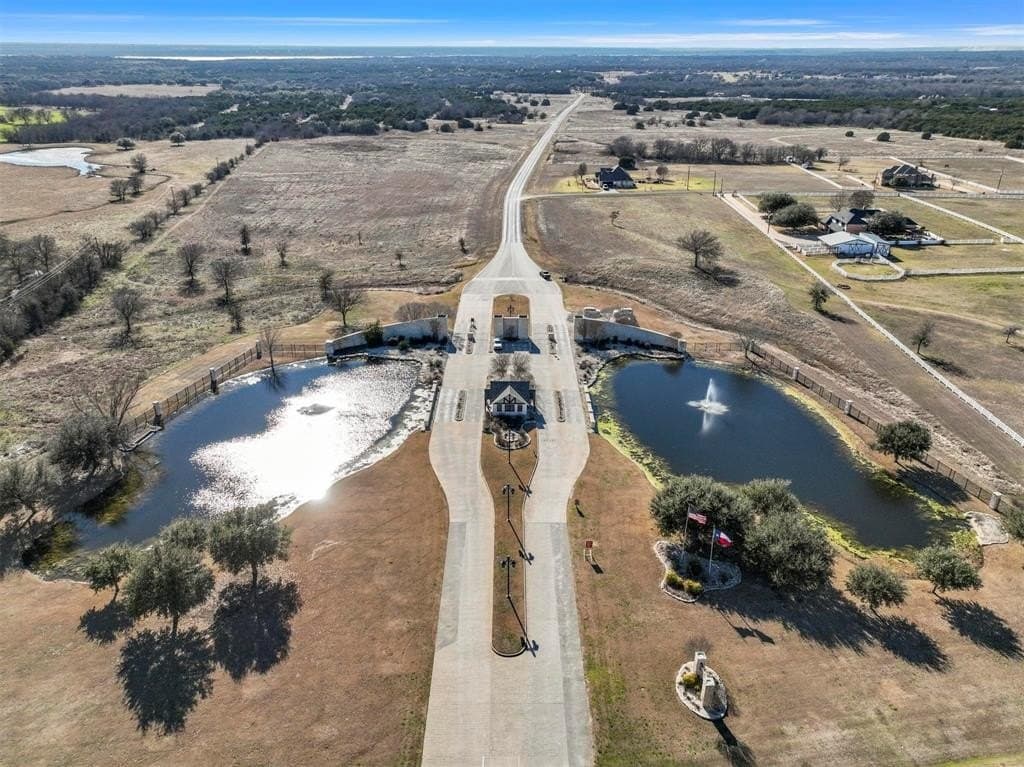 0.25 acres in Hill County - photo 4