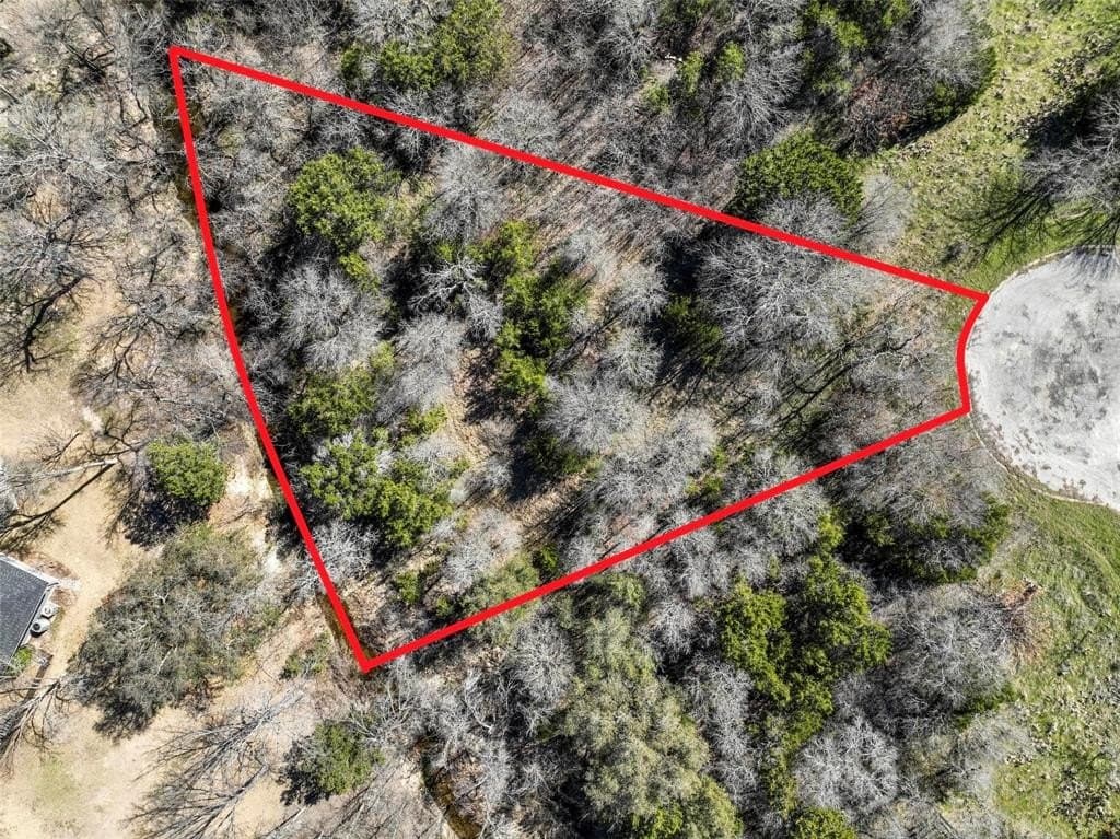 0.25 acres in Hill County - photo 5