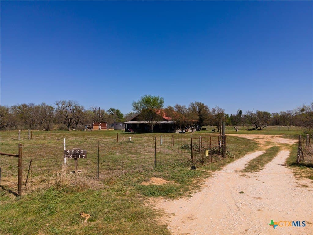 15 acres in San Saba County - photo 2