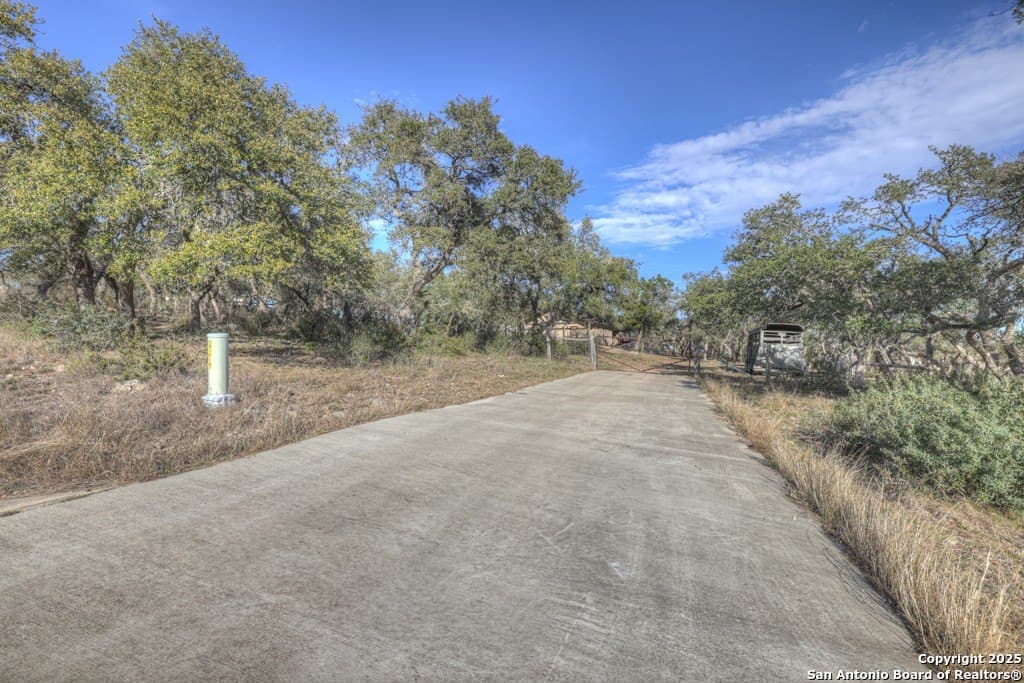 5 acres in Comal County - photo 2